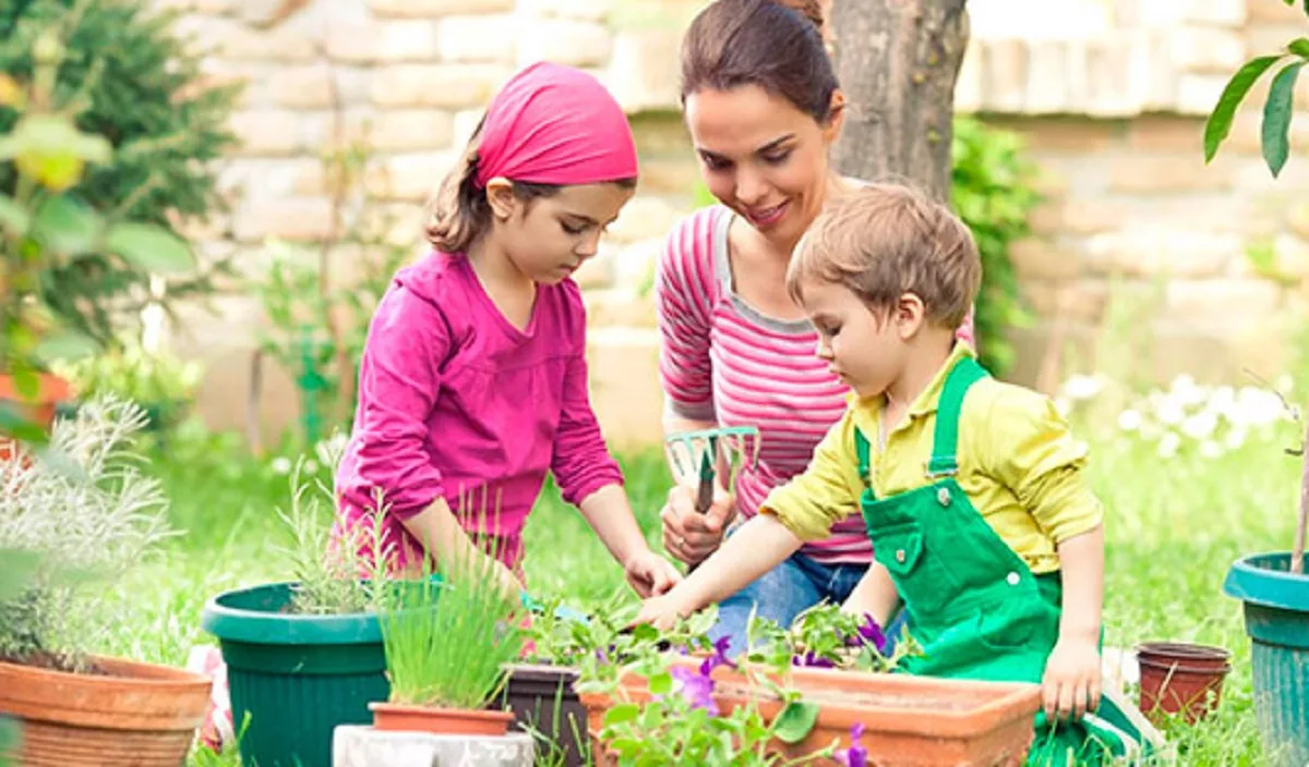 Cómo motivar a los niños para que participen en las tareas del jardín